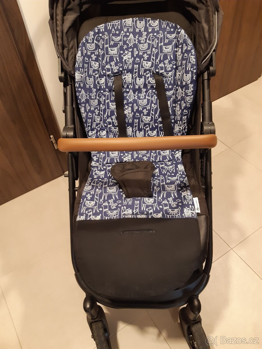 Sportovní kočárek Petite&Mars Move II AIR - 4