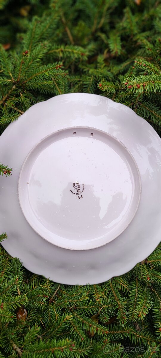 Růžový porcelánový talíř zlacený - 4