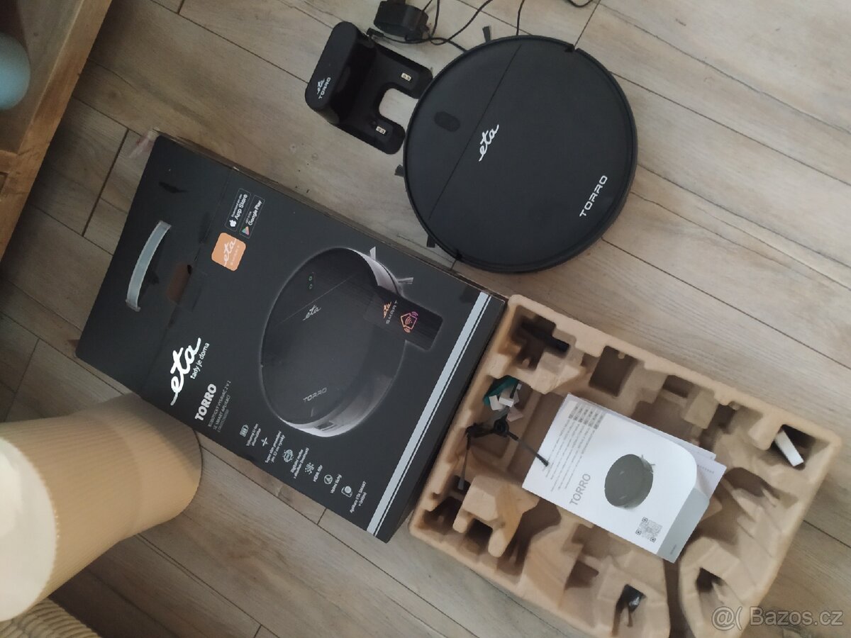 ROBOTICKÝ VYSAVAČ ETA - 4