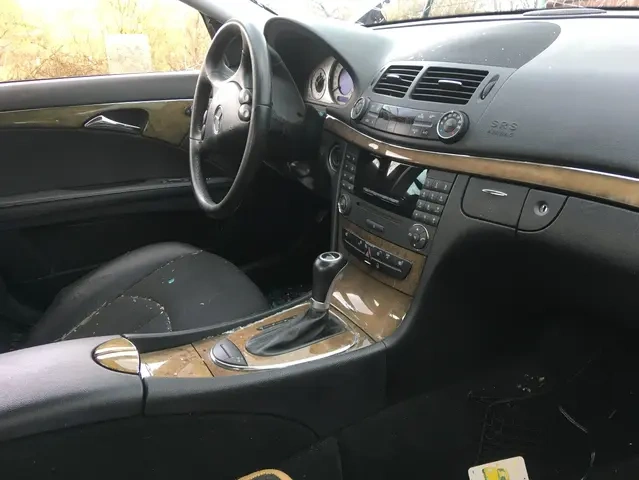 MERCEDES E W211,R.V.2008,NÁHRADNÍ DÍLY - 4