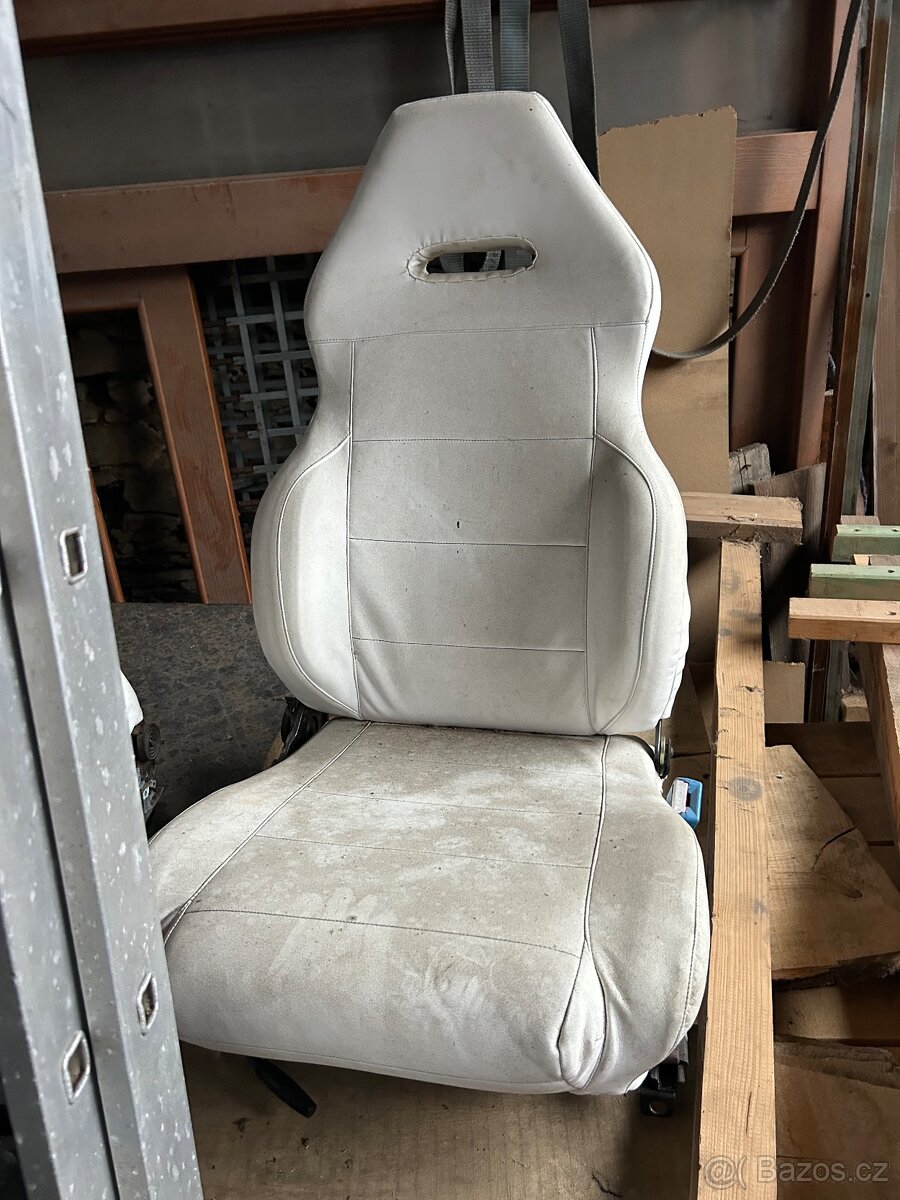 sedačky Suzuki swift gti - 4