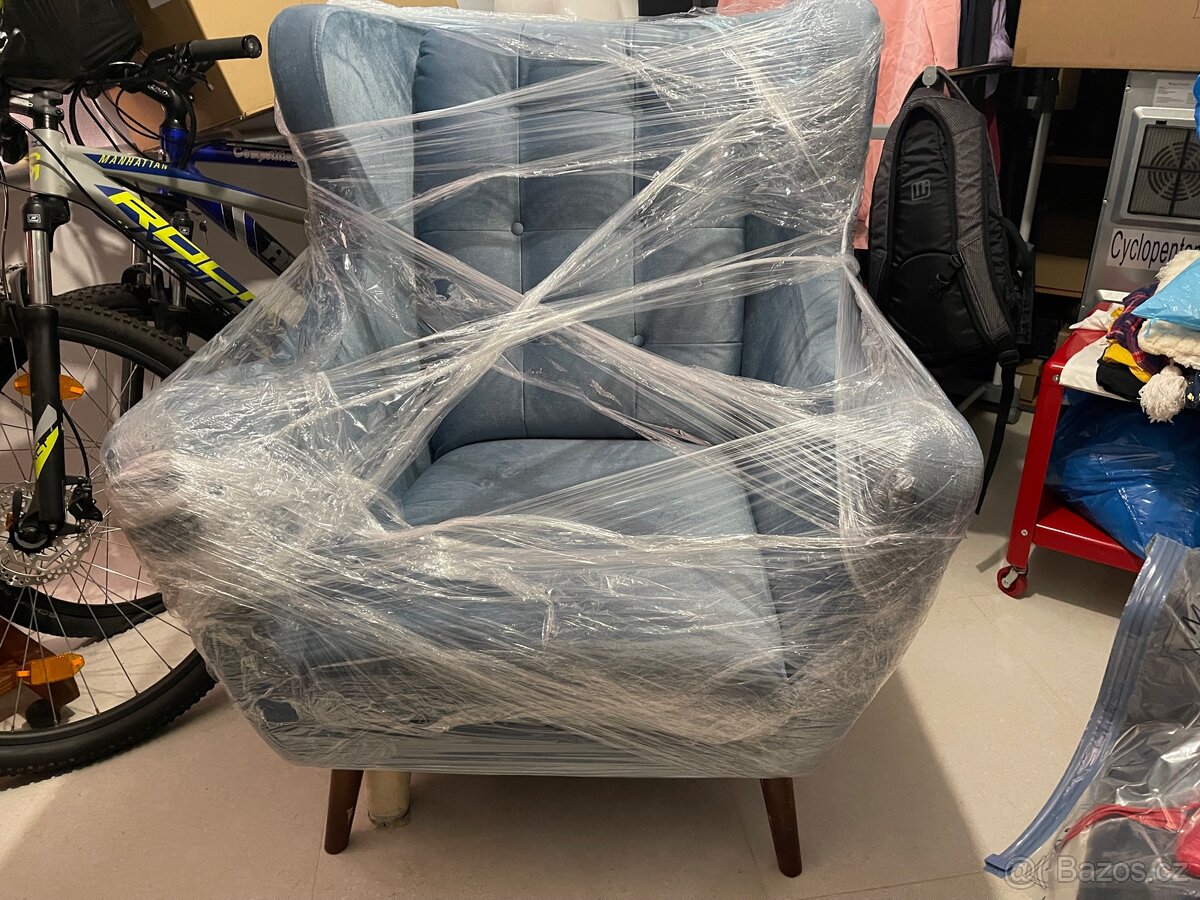 Zánovní modré robustní křeslo - 4