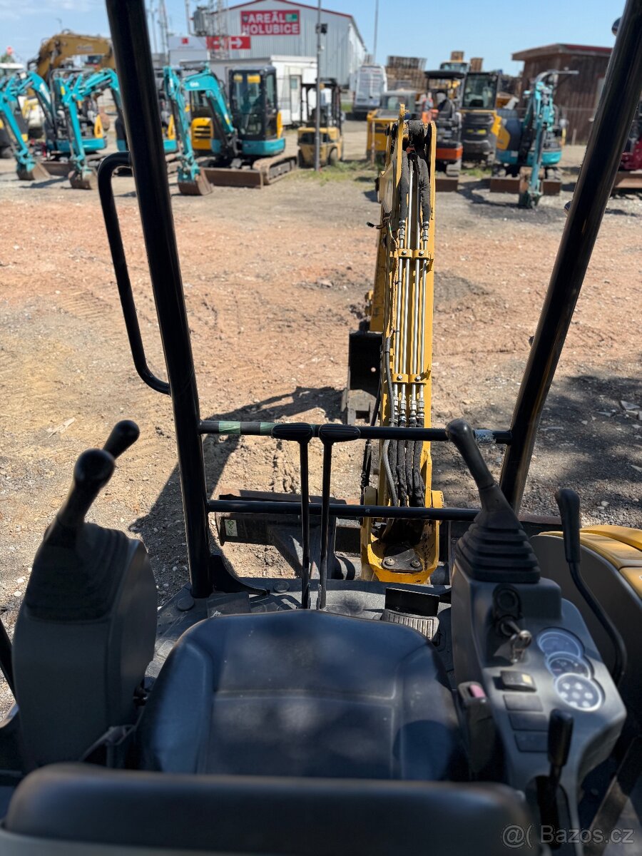 CATERPILLAR 303E - 4