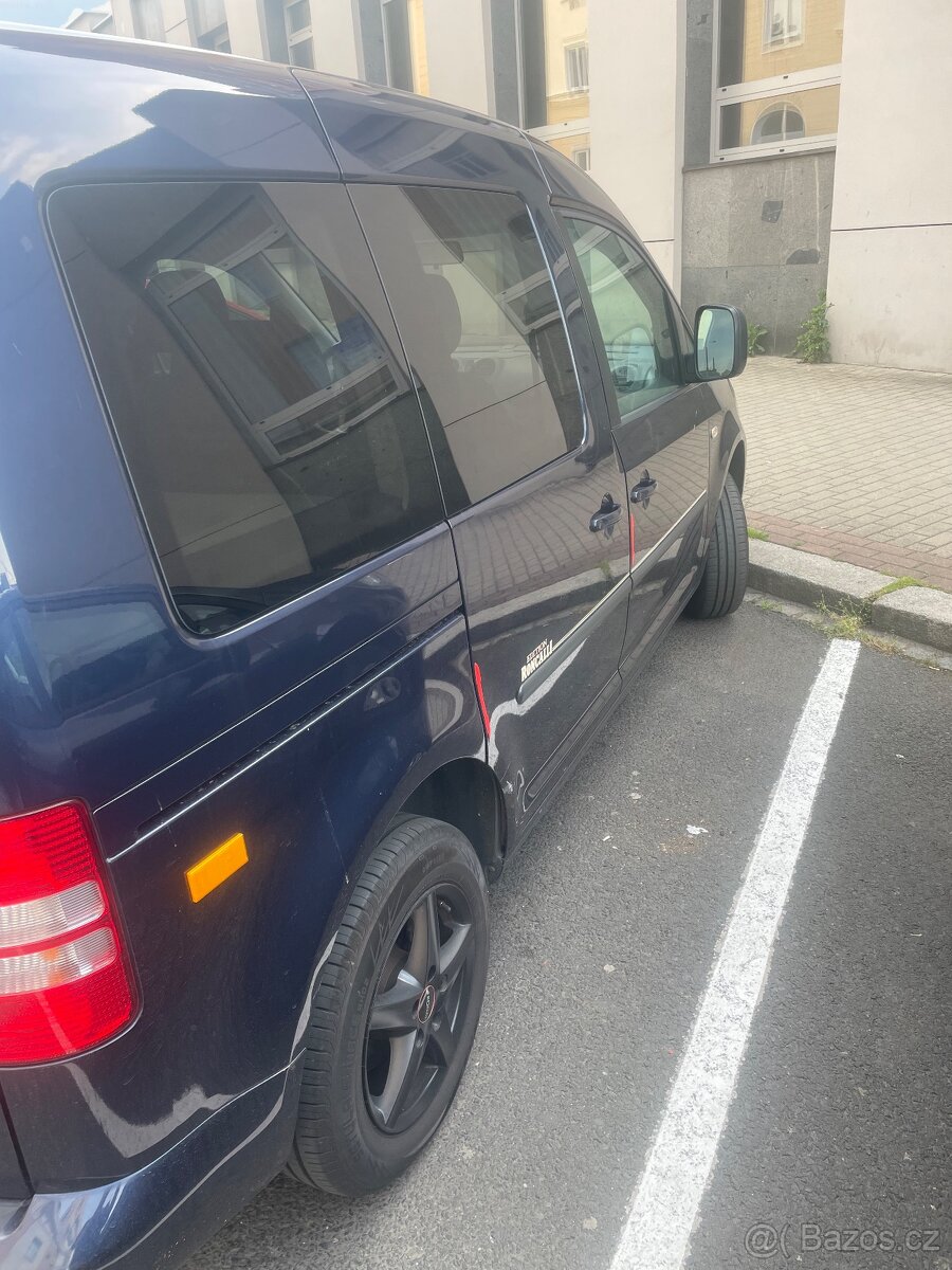 Prodám VW Caddy 1,2 TSI 77kW - 4
