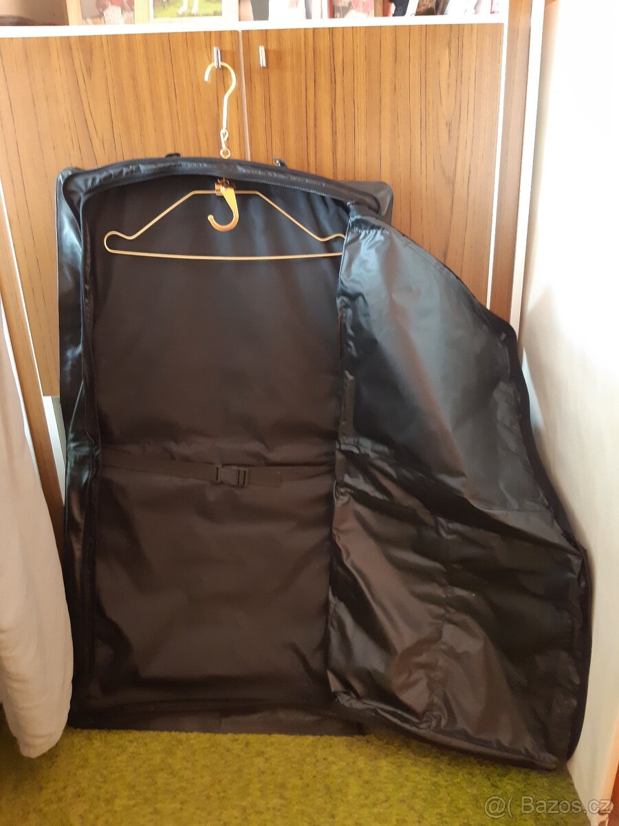 Kožený kryt ( kufr ) na oblek - 4