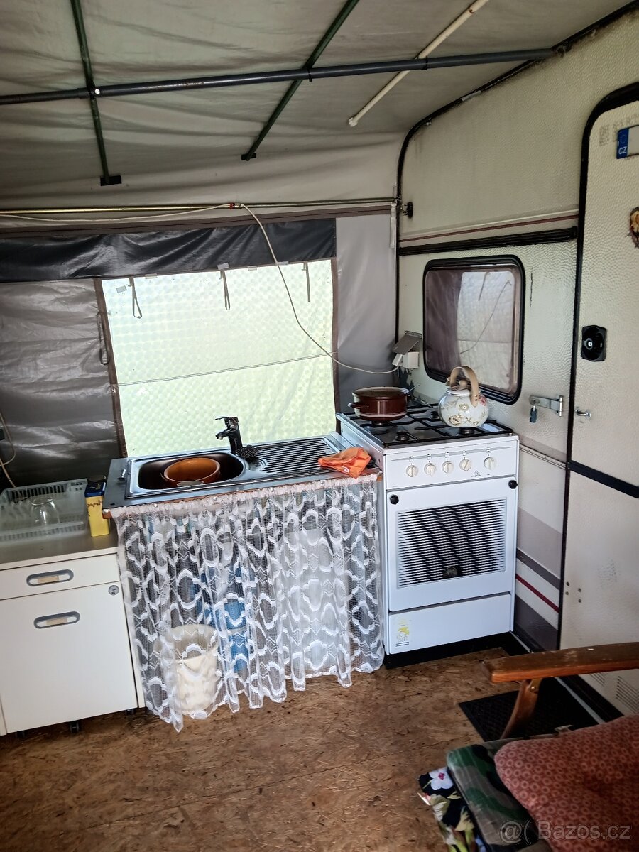 Karavan s pevným stáním - 4