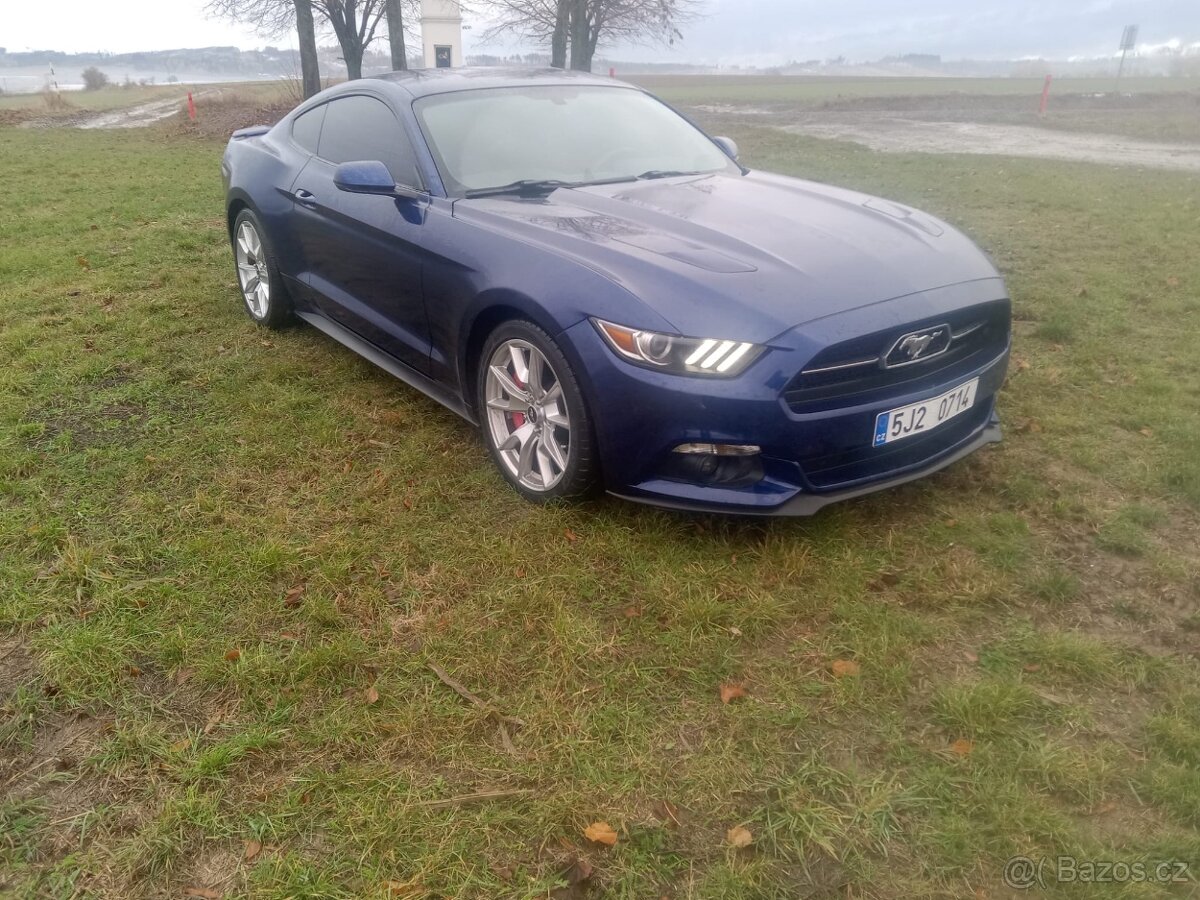 Ford Mustang - 4