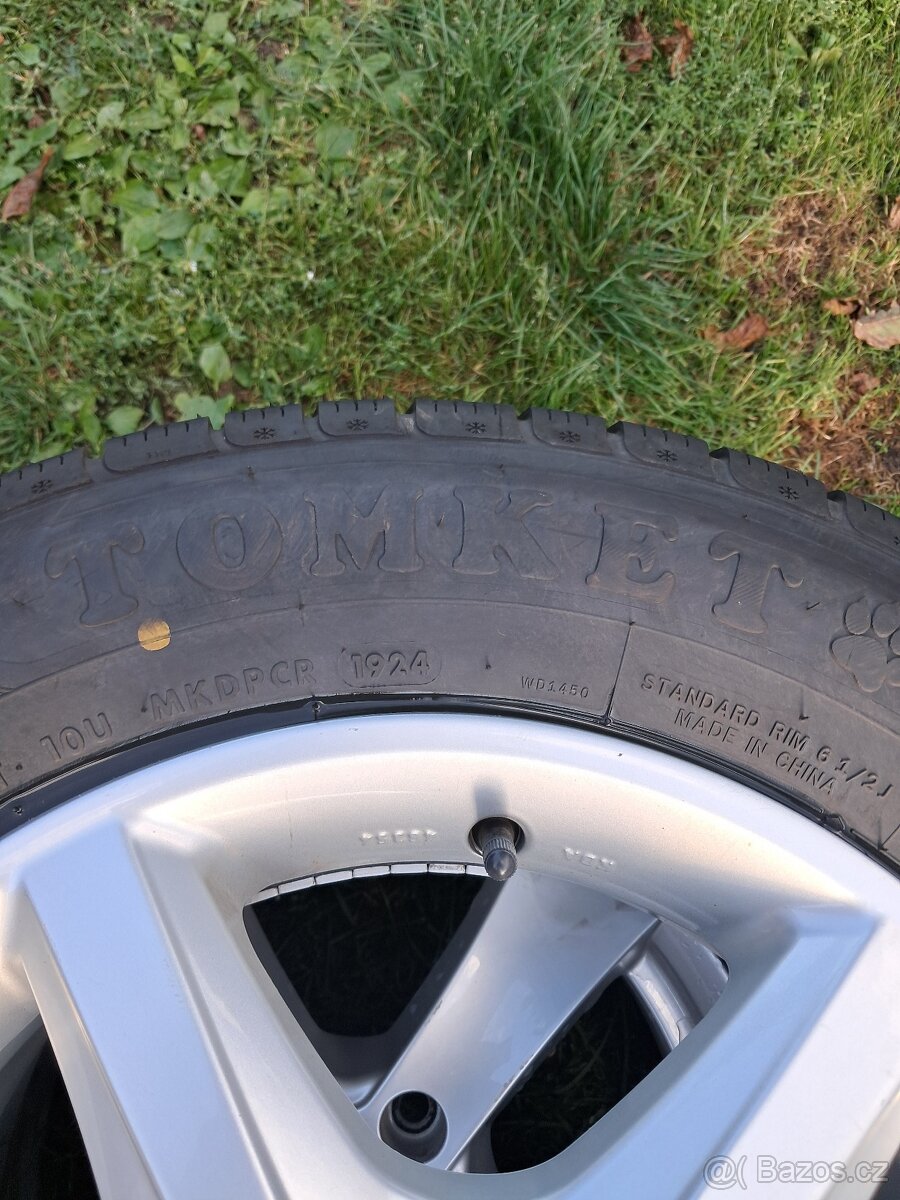 Zimní pneu 215x65 R16 + disky - 4