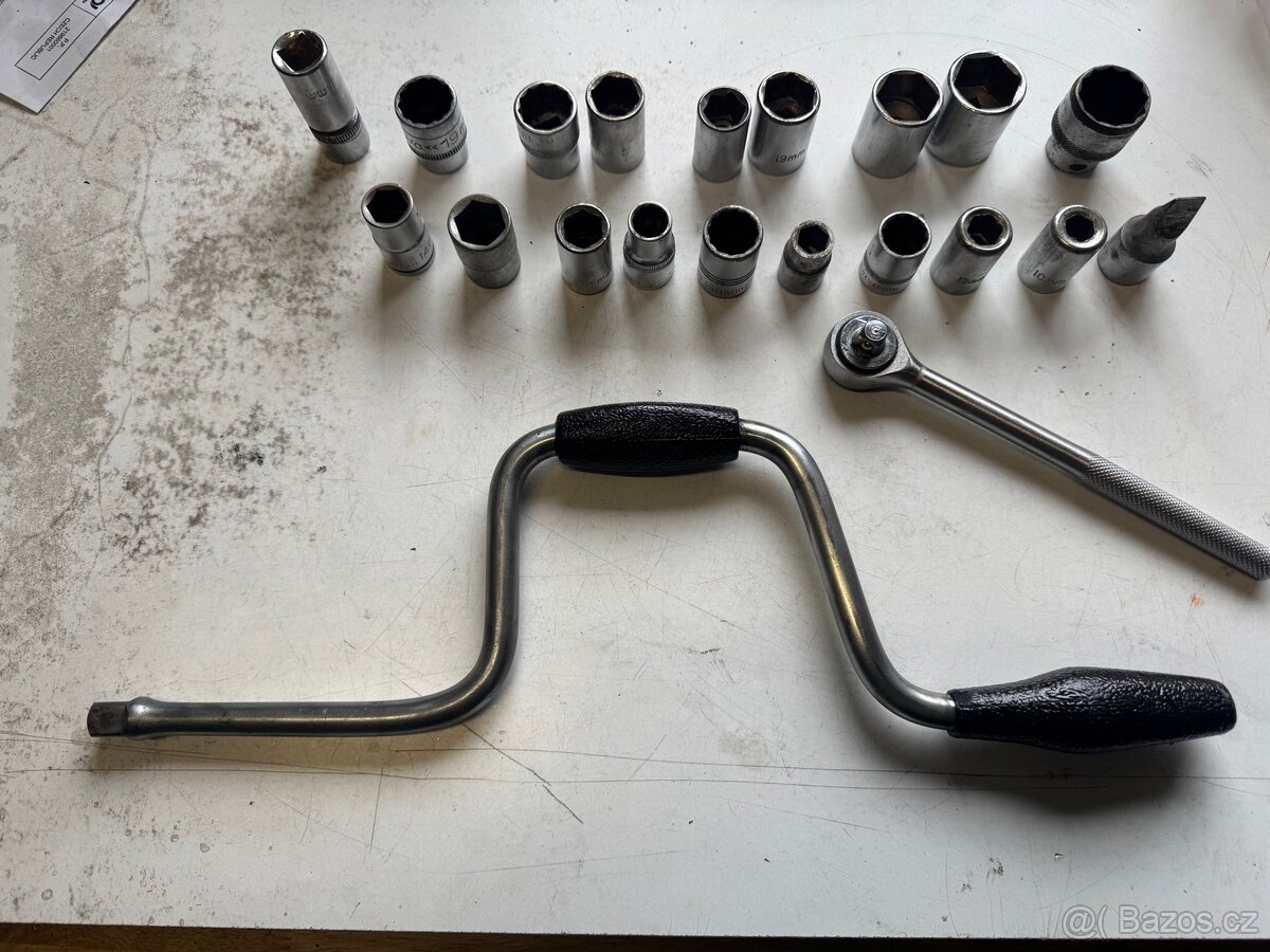 Kolovrátek Tona 1/2" + hlavice 1/2" + ráčna 3/8" - 4