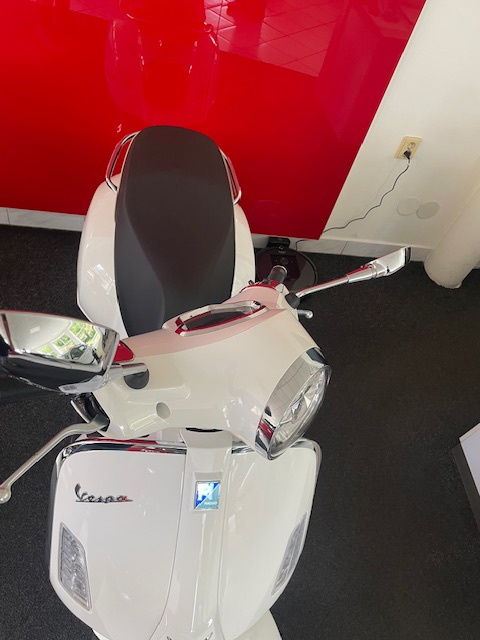 Předváděcí Vespa GTS Super - 4