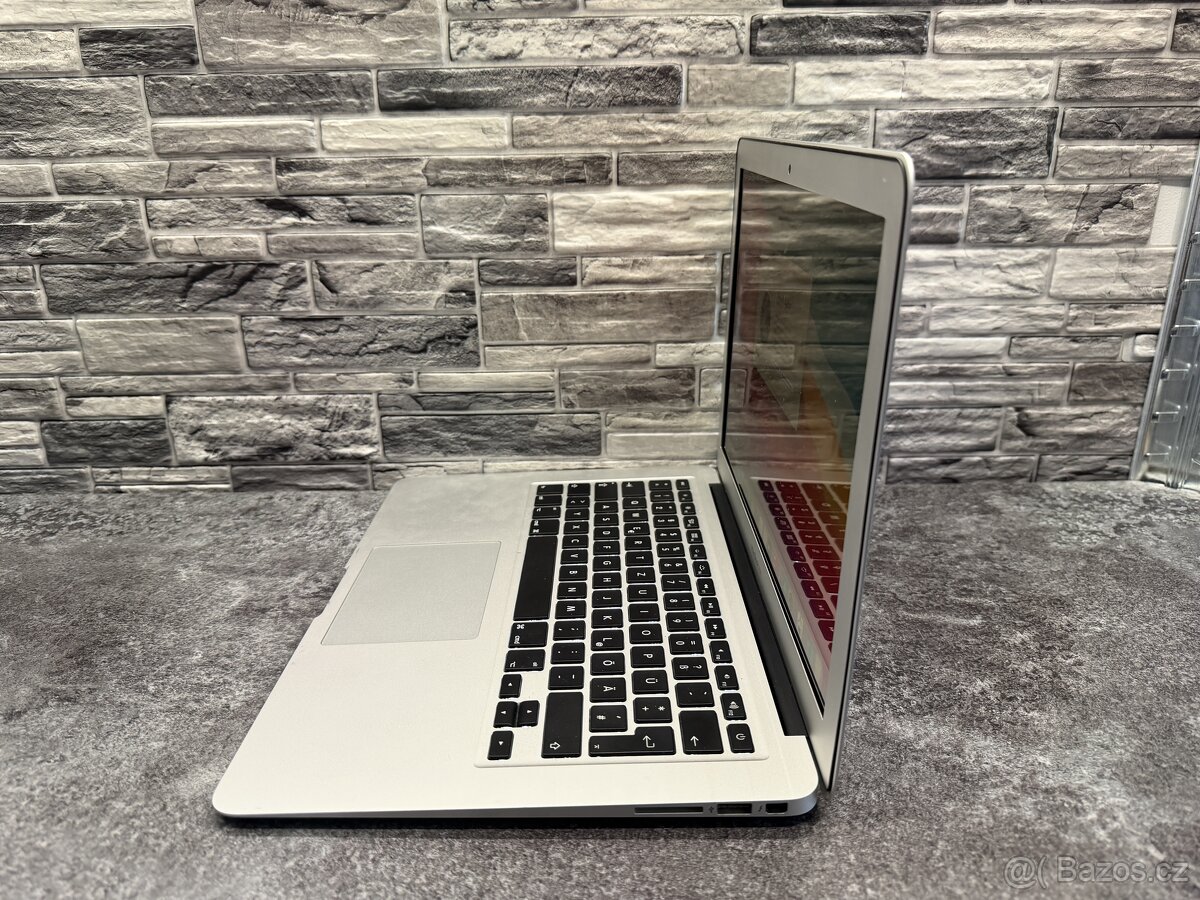 MacBook Air 13" 2014 i5 / 4GB / 128GB - 4
