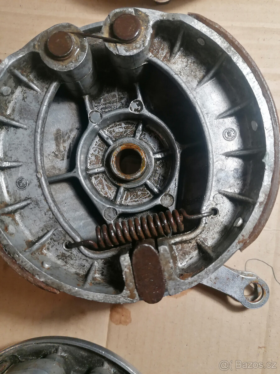 Prodám brzdové štíty na skútr ČZ 175-501,502, ..prase - 4