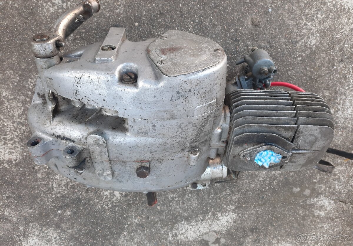 Motor jawa pionýr - 4