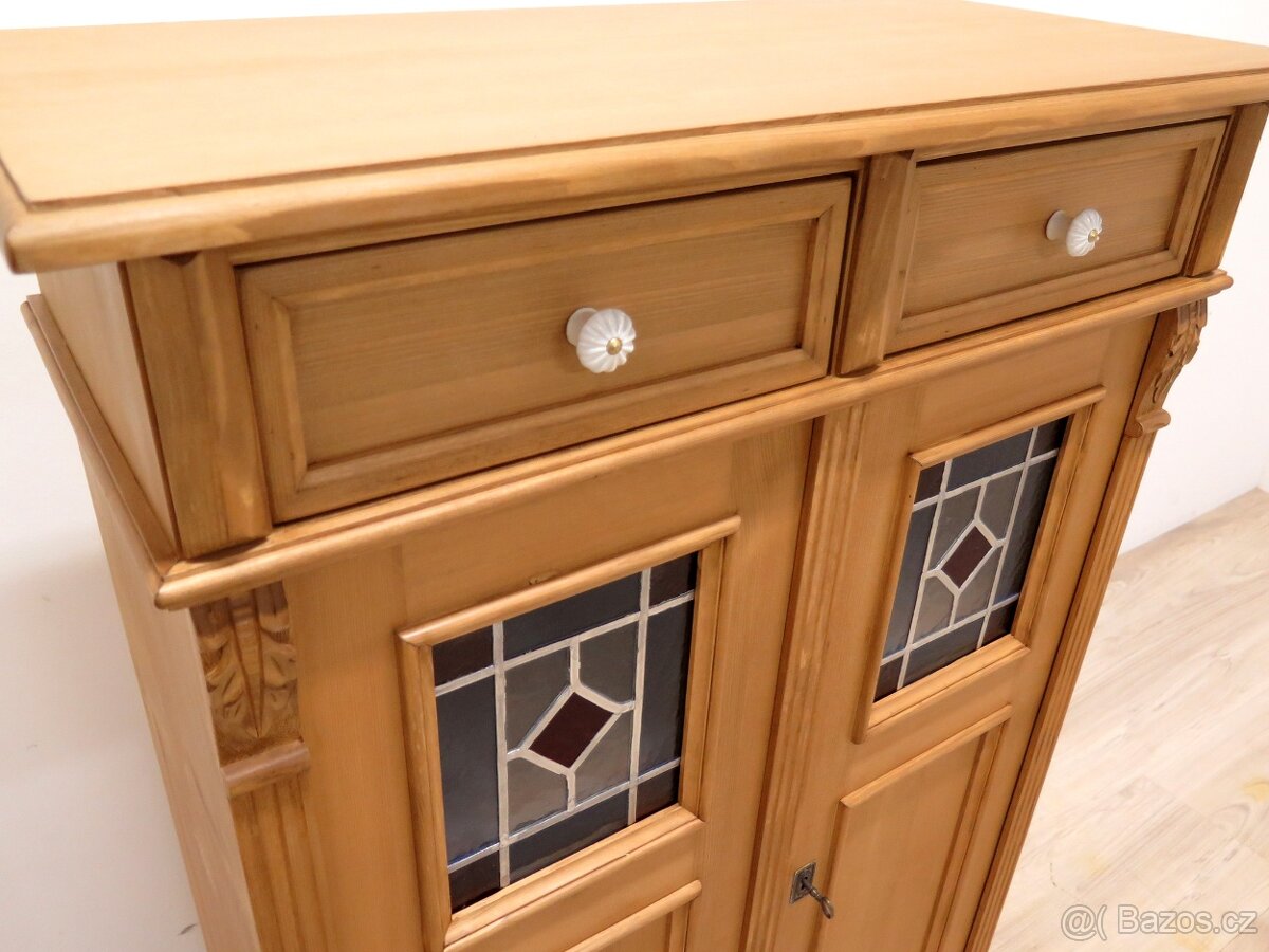 Vertiko s vitrážemi ze smrkového masivu - 4