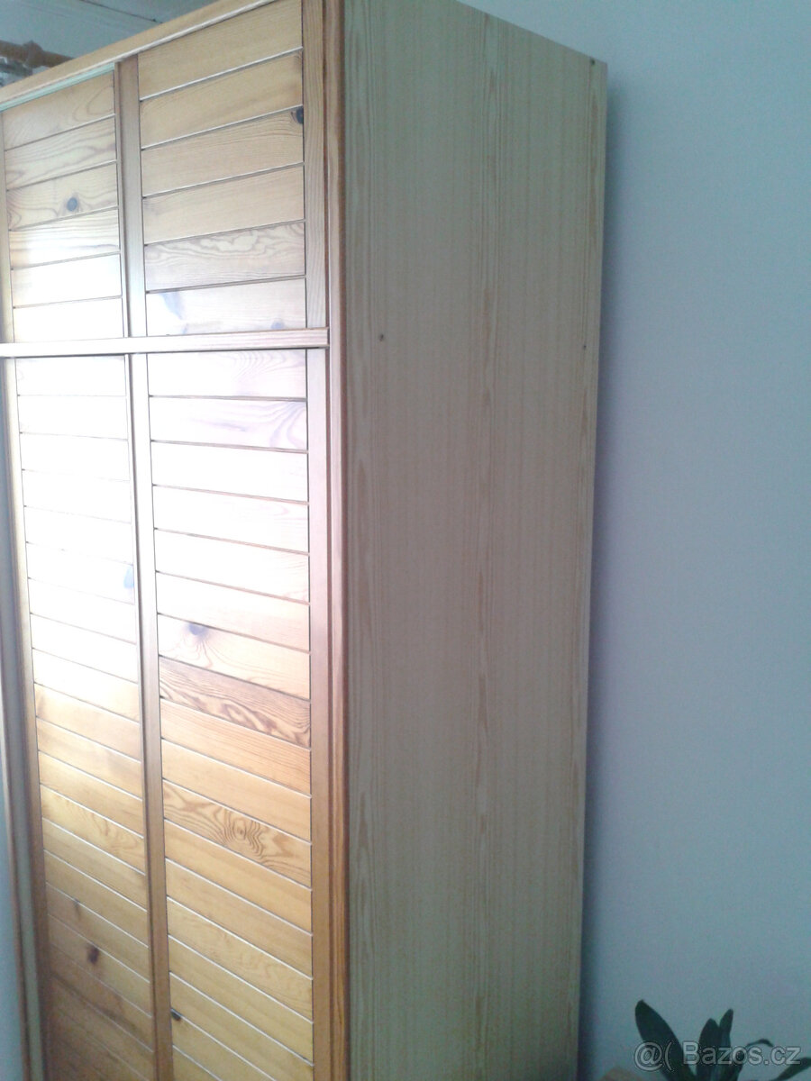 Tři skříně + komoda - 4