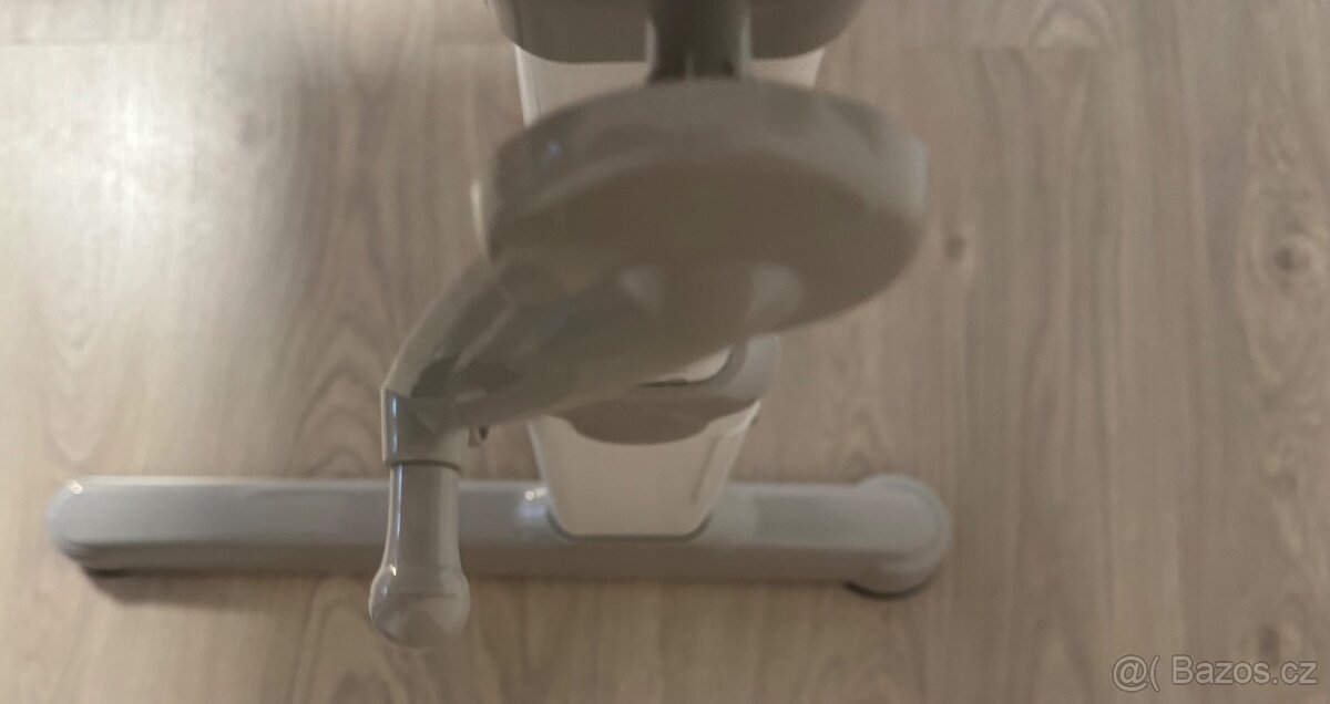 Dětský rostoucí stůl Mayer Uniq 32U1 18 – výborný stav- stav - 4