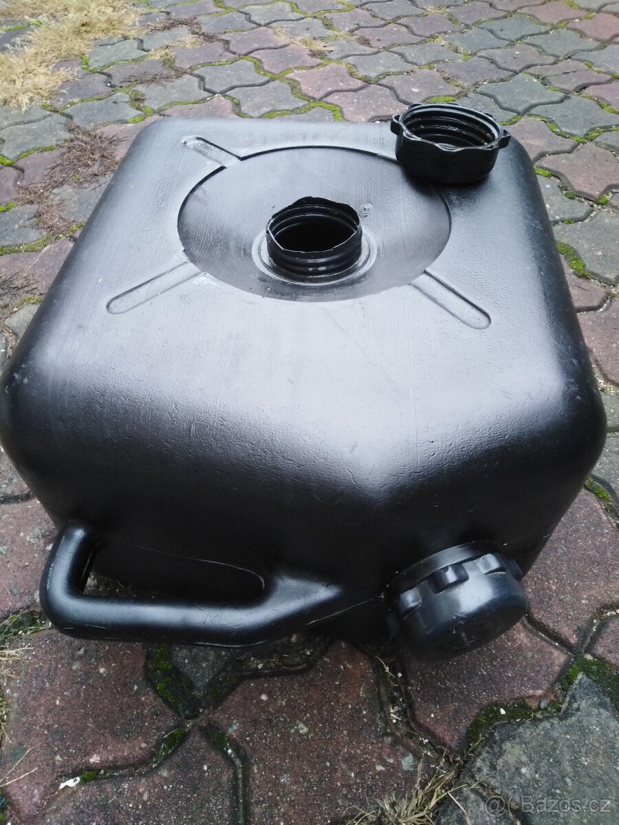 Odpadní kanystr 20L ke karavanu - 4