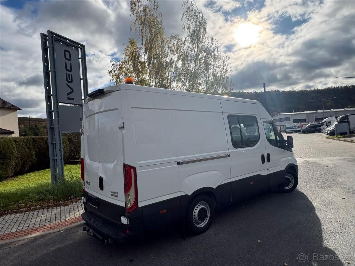 Iveco Daily 3,0 35S18HA8 6 MÍST (2022) - 4