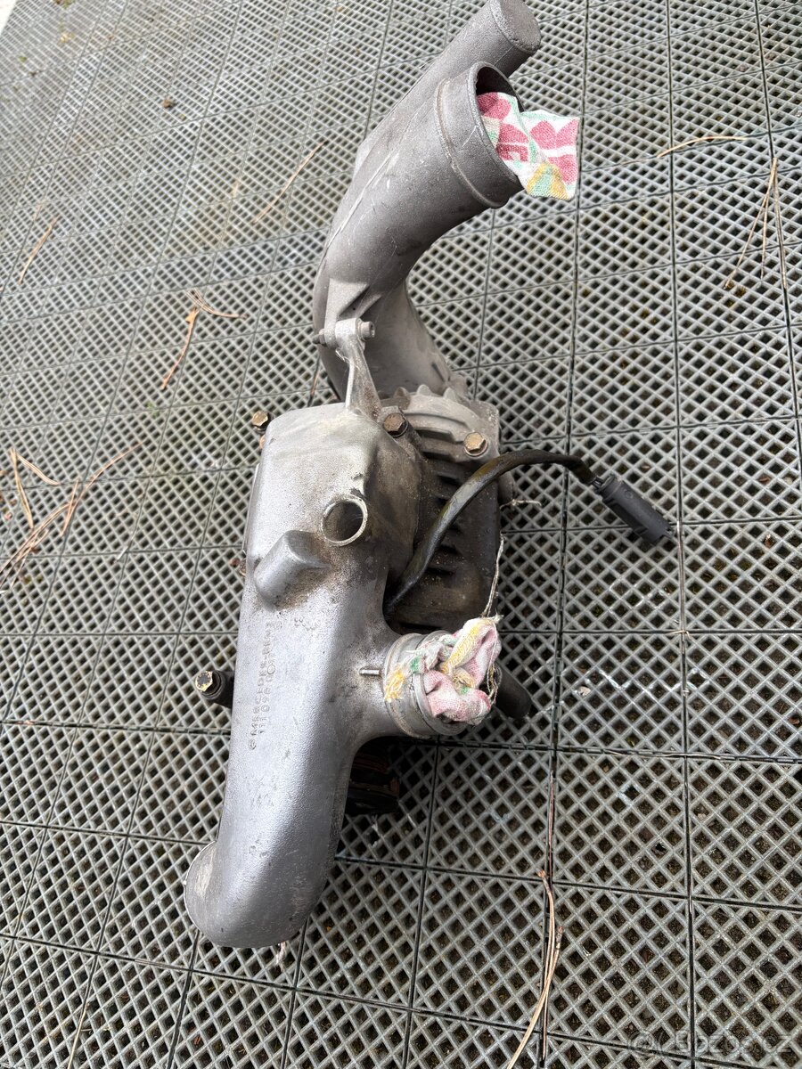 Kompresor z Mercedesu c200 - 4