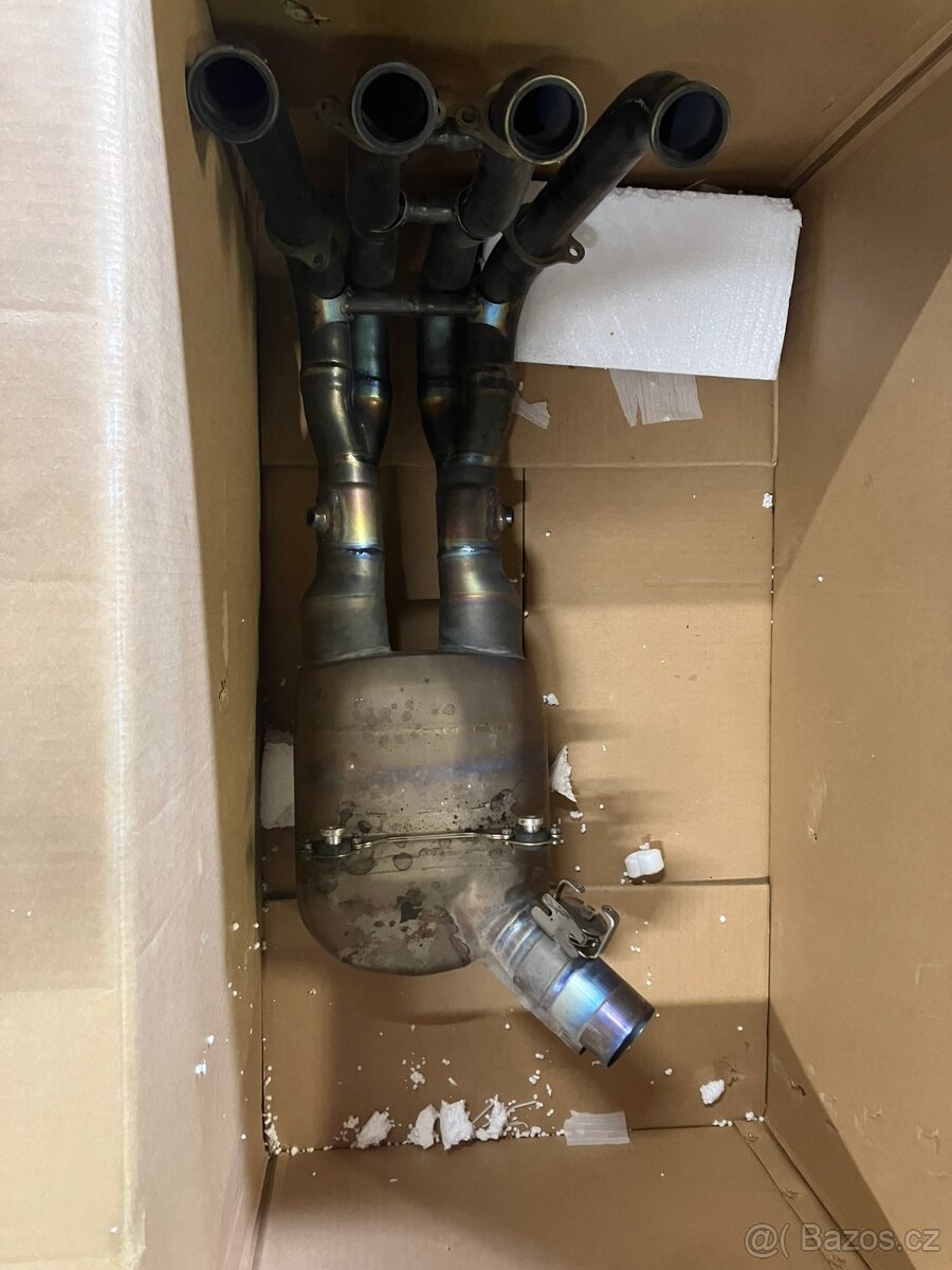 BMW S1000RR akrapovic HP titanium - 4