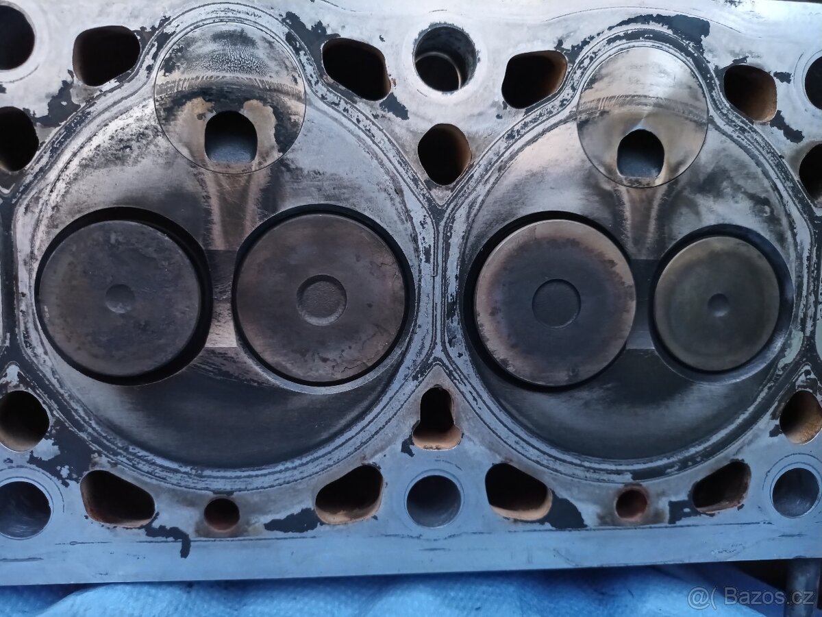 Hlava na Peugeot 406 1.9 td - 4