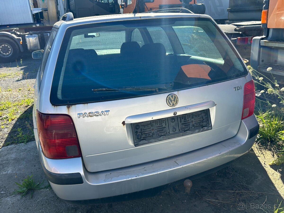 Volkswagen Passat - 4
