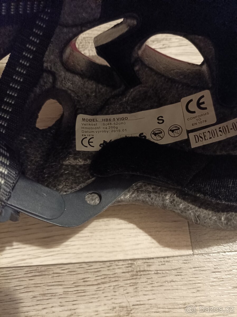 Pěkná dívčí cyklo helma, přilba - 4