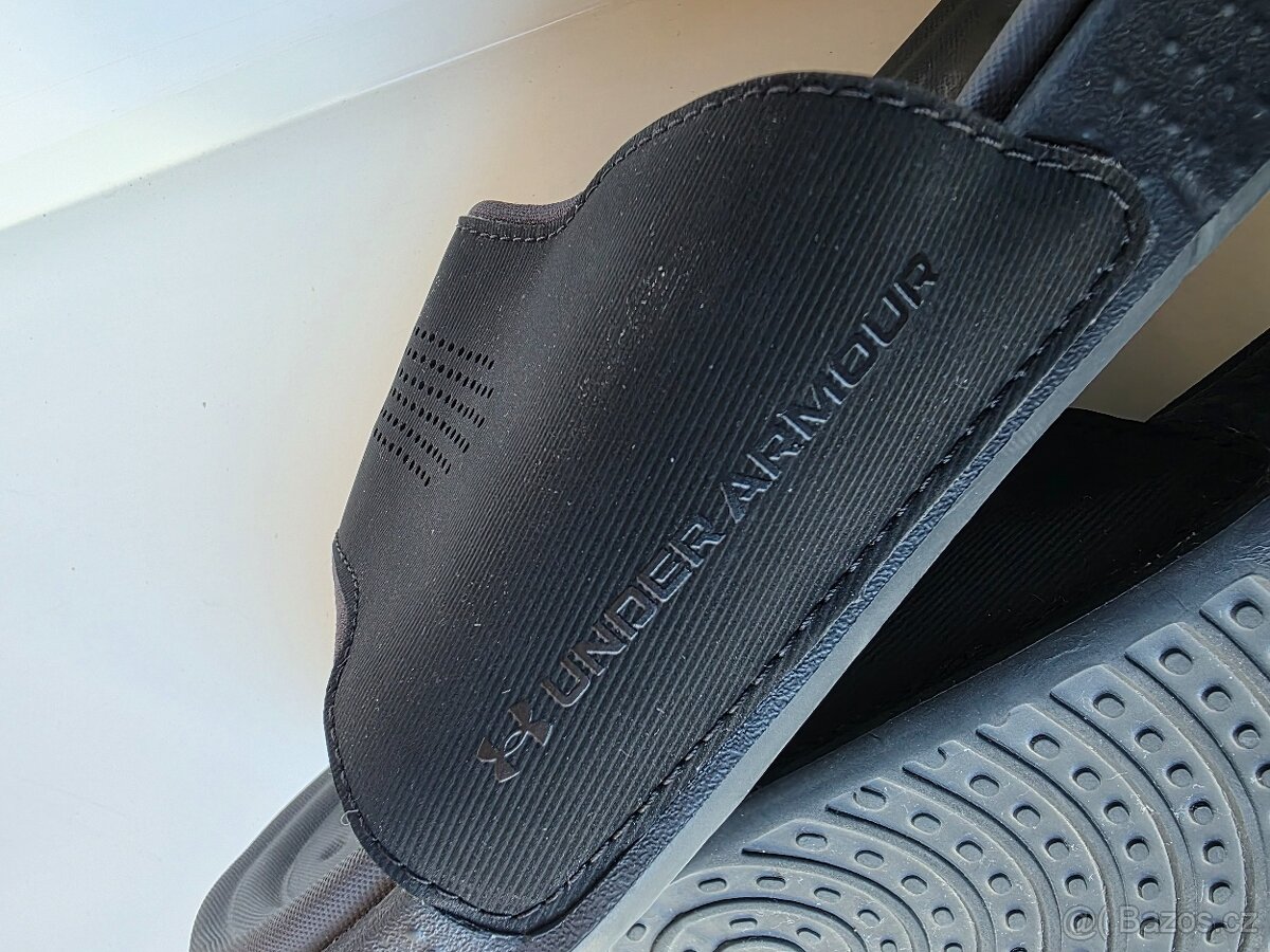 Under Armour pantofle - 4