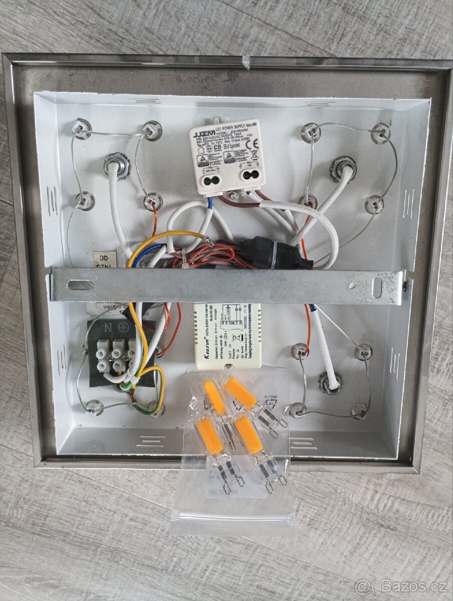 Stropní svítidlo 26x26 - 4