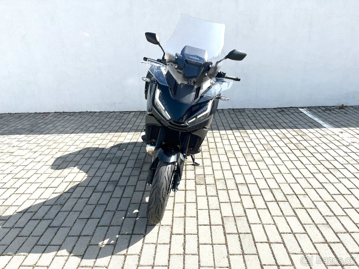 HONDA NT 1100 D - 4