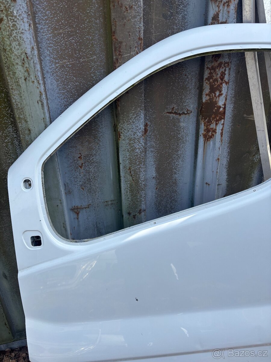 Renault trafic levé přední dveře - 4