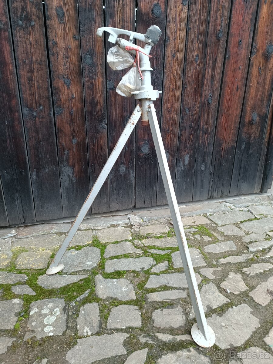 OTOČNÝ POSTŘIKOVAČ PUK - 4
