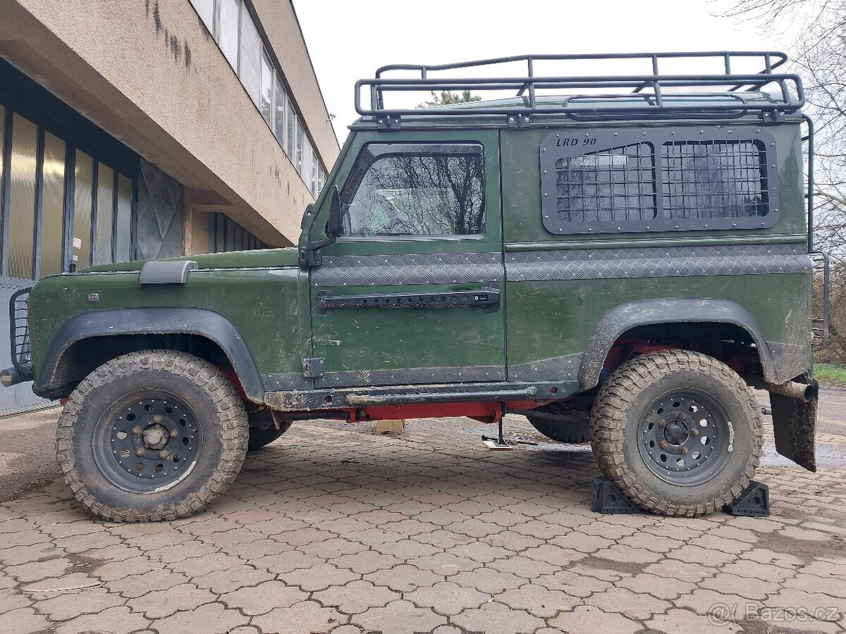 Land Rover Defender
