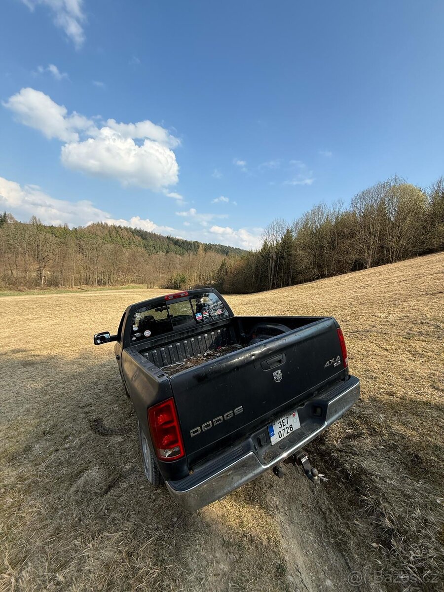 DODGE RAM 1500 SLT 4x4