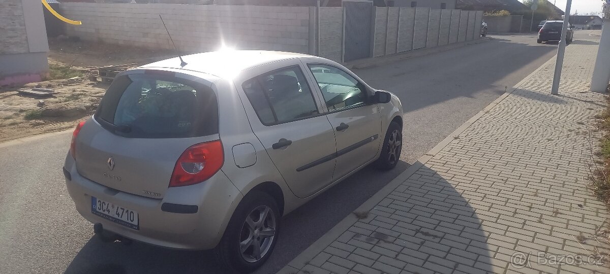 Renault Clio 1.4i benzin - 4