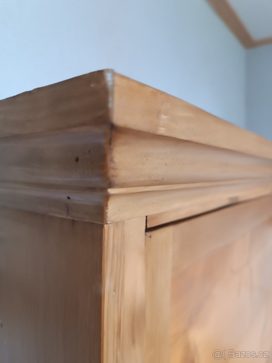 .Šatní skříň - 4