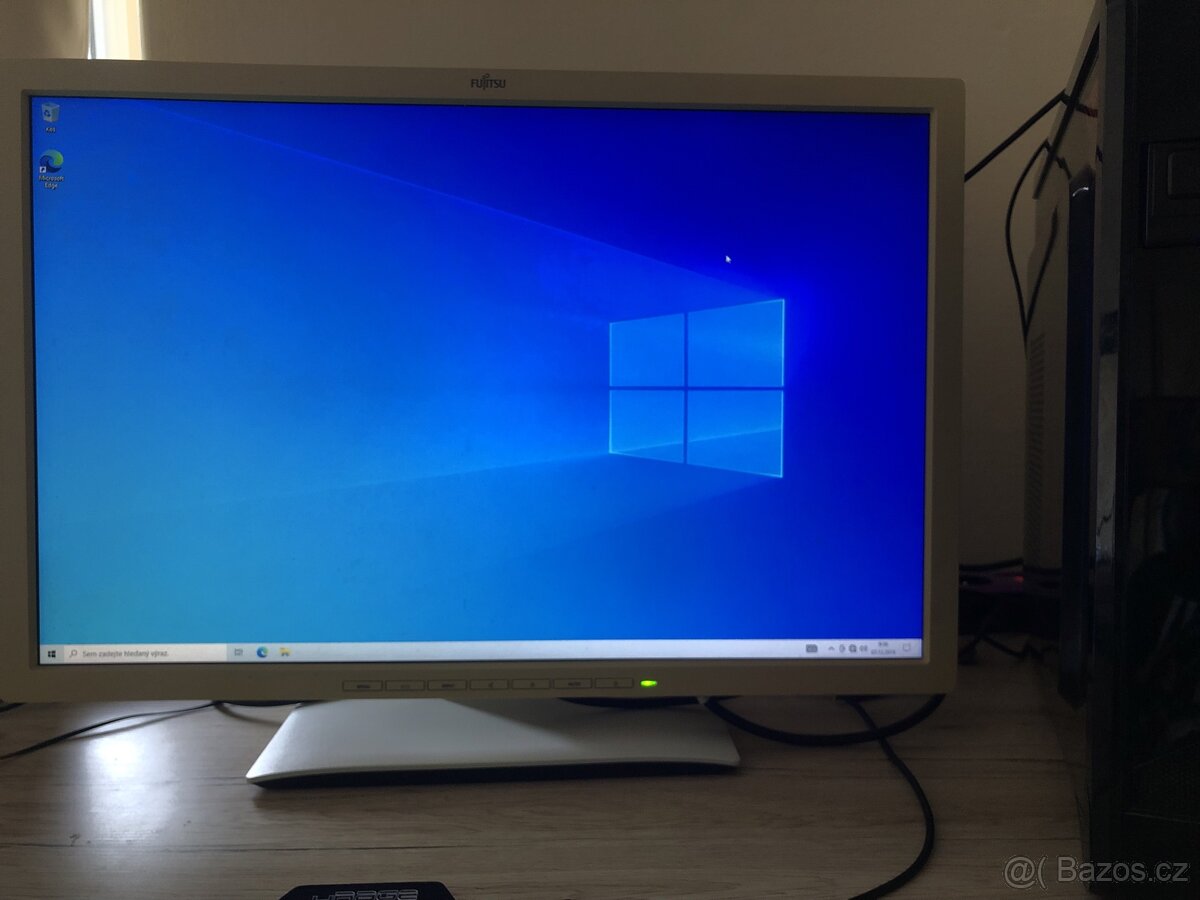 Počítač a monitor - 4