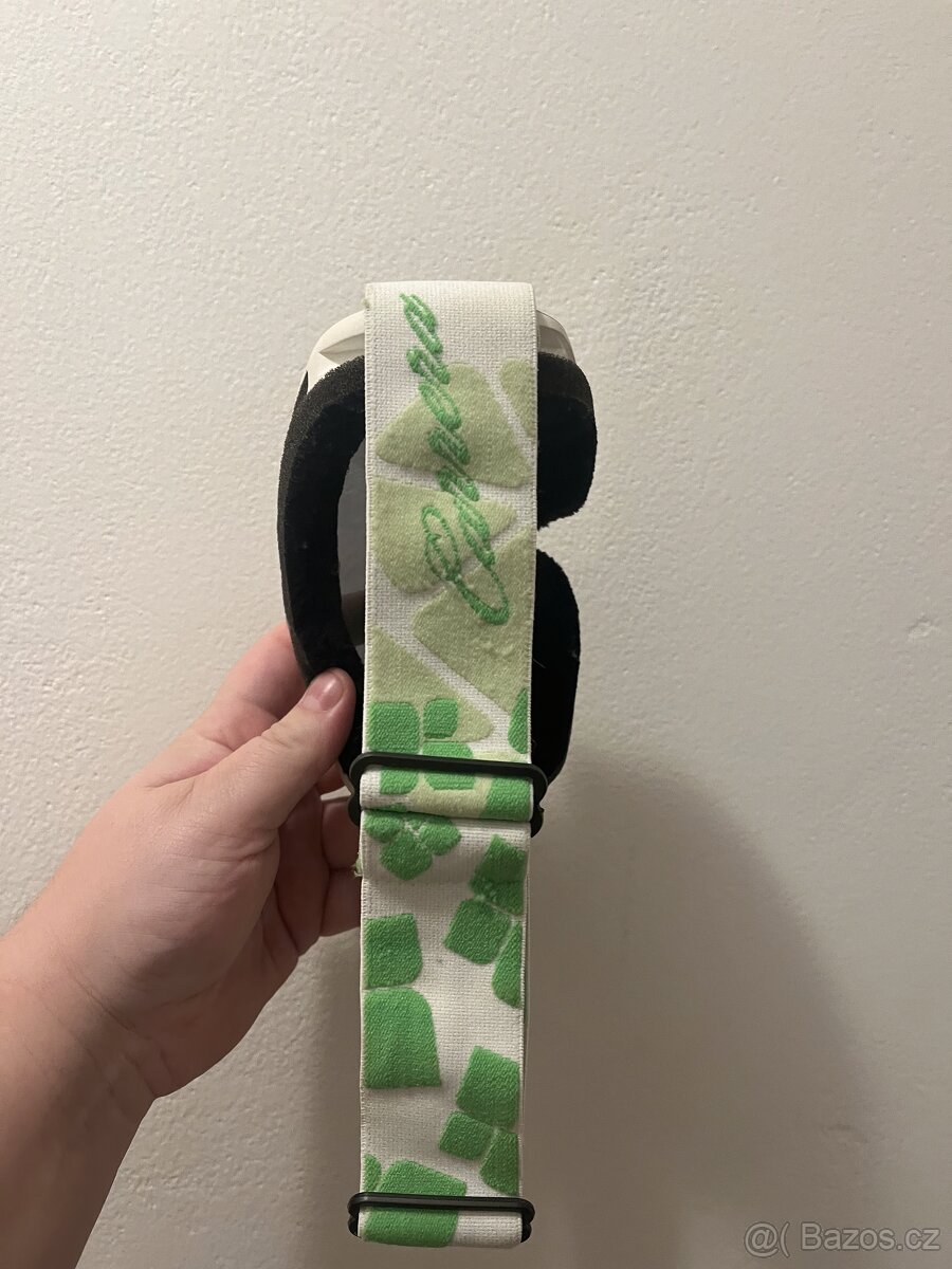 Kompletní lyžařský set (Lyže, boty, hůlky, helma, brýle) - 4