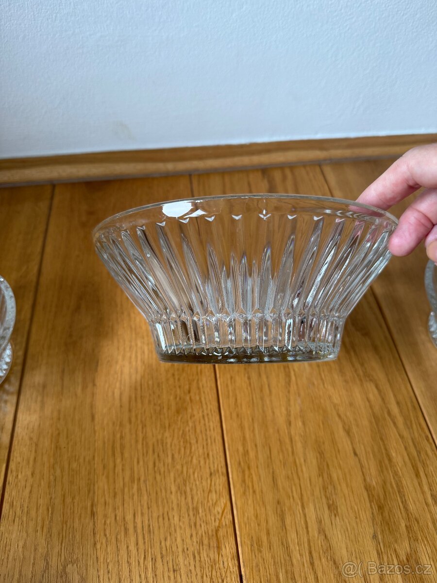 Skleněná mísa a misky - 4
