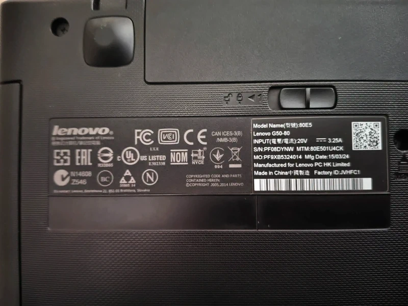 Notebook značky Lenovo - 4