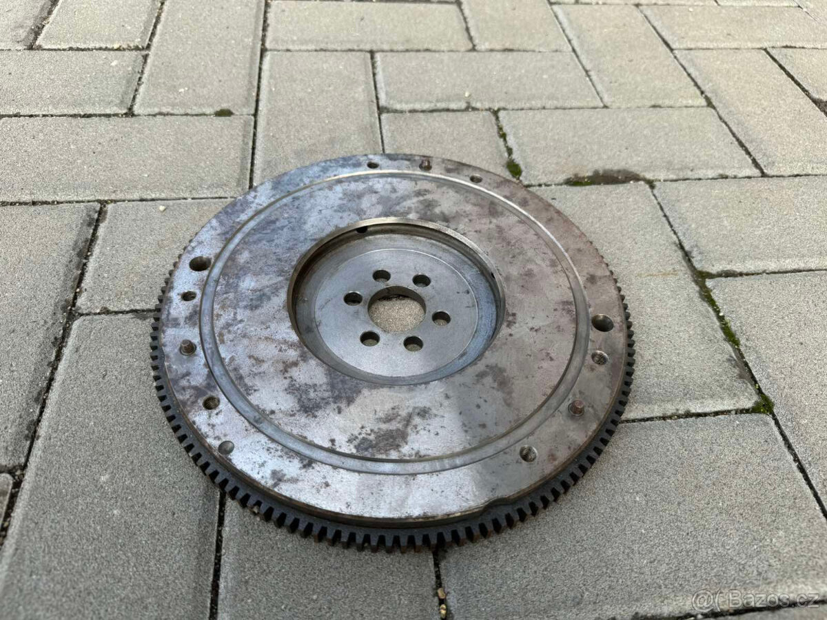 Lada Vaz Žiguli Niva, setrvačník , tel 608 445 411 - 4