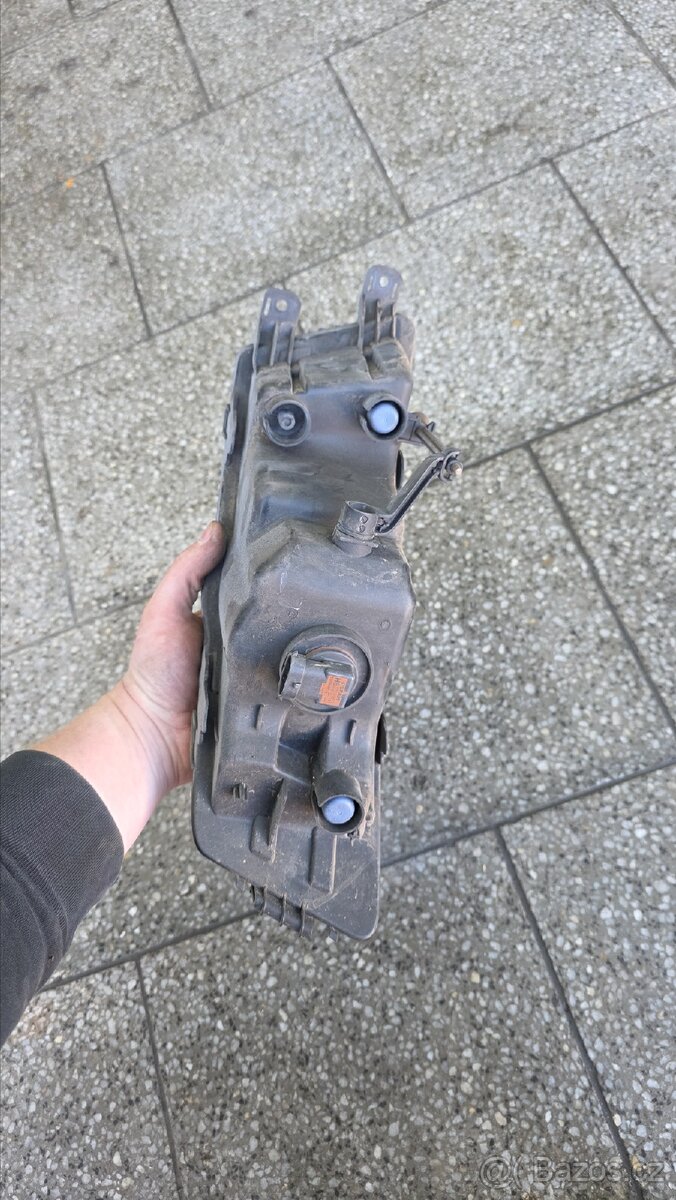 Práva přední mlhovka škoda rapid - 4