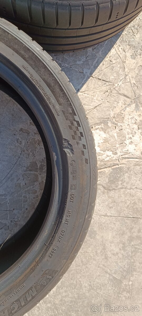 Prodám 2xletní pneu Michelin 225/45 R18 95Y - 4