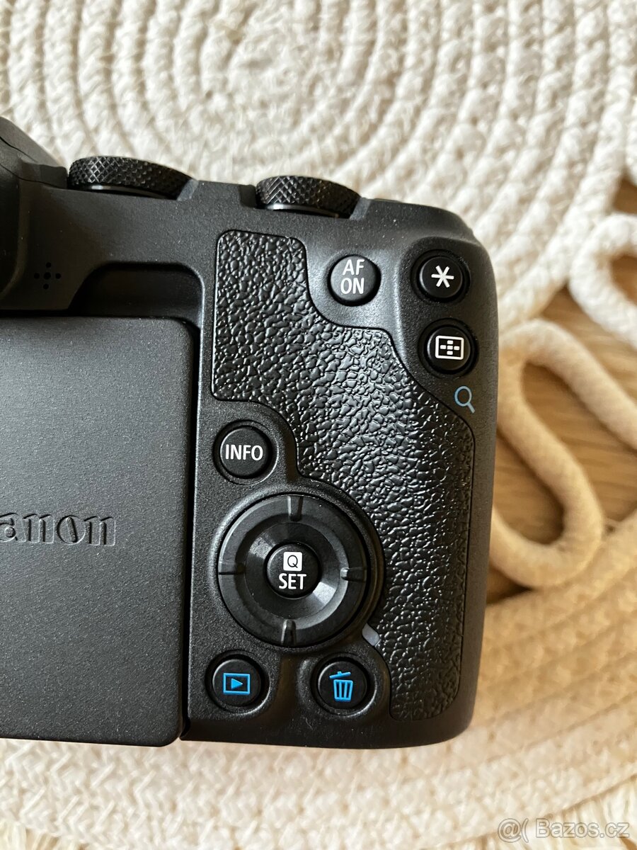 Canon EOS RP + příslušenství - 4