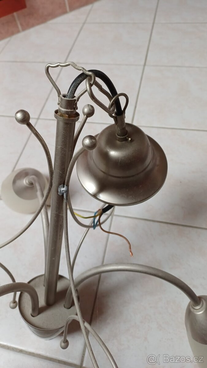 2 ks lampiček plus lustr - 4