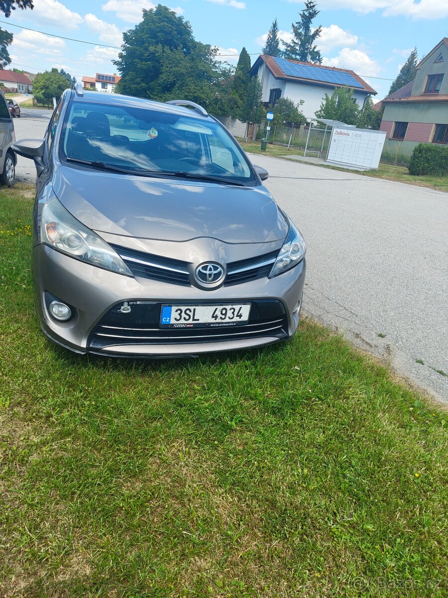 Prodám Toyota verso r.v.2015 - 4