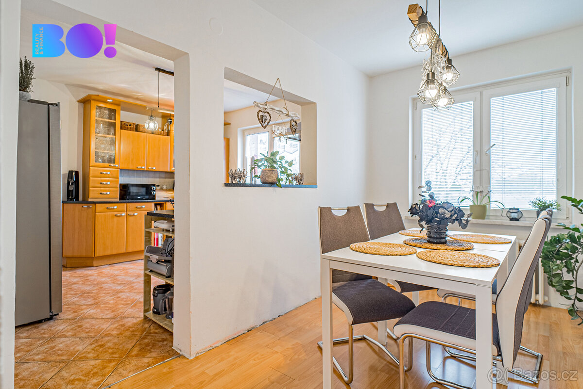 Vícegenerační rodinný dům se třemi bytovými jednotkami – Kar - 4