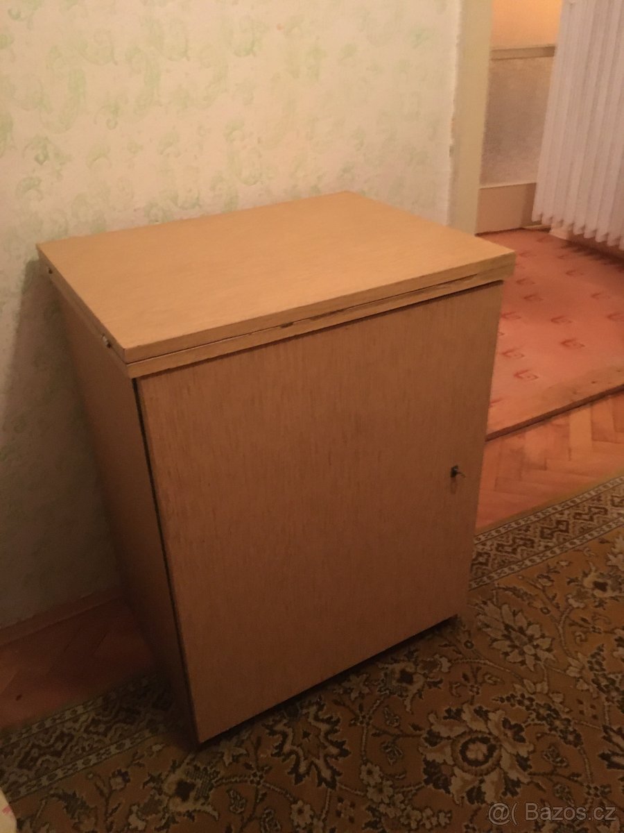 PRODÁM ŠICÍ STROJ - 4