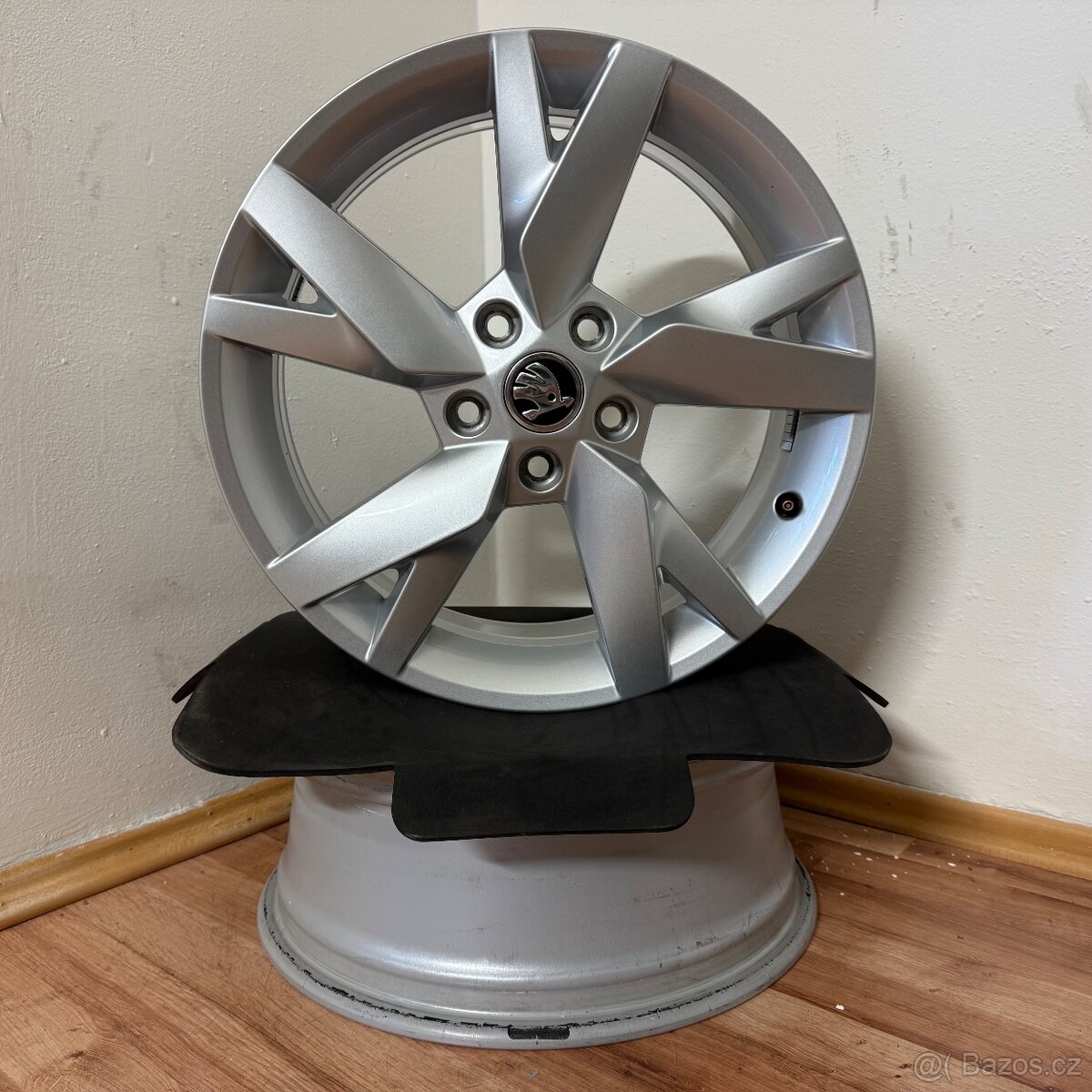 ŠKODA OCTAVIA IV 4 5x112 R17 ET46 6.5Jx17 57,1mm - 4