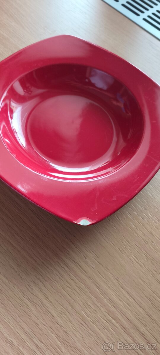 Jídelní sada hranatých talířů - 4